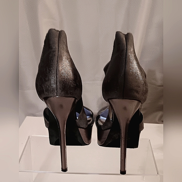 BEBE "Cleo" Metallic Strappy Stilletos: sz. 9 - Picture 6 of 6